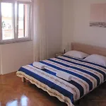 Holiday home Family Friendly House With A Swimming Pool - 24444