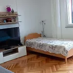 Family Friendly House With A Swimming Pool - 24444 Šibenik