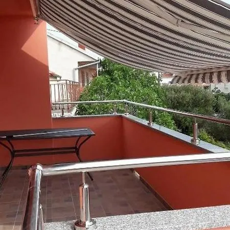 Family Friendly House With A Swimming Pool - 24444 Šibenik