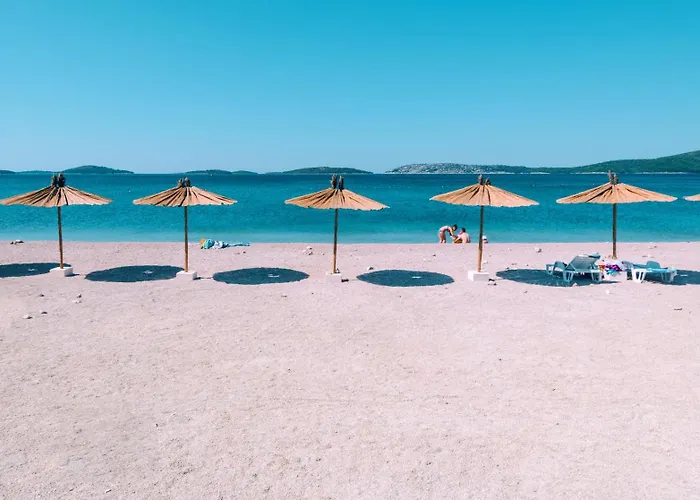 Family Friendly House With A Swimming Pool - 24444 Vakantiehuis Šibenik