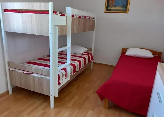 Family Friendly House With A Swimming Pool - 24444 Sibenik