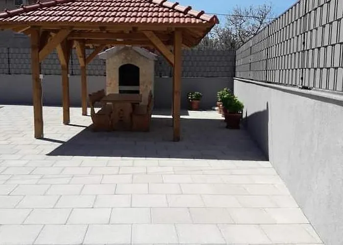 Family Friendly House With A Swimming Pool - 24444 * Šibenik