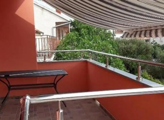 Family Friendly House With A Swimming Pool - 24444 Šibenik